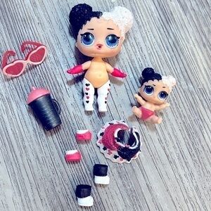 LOL Surprise HEARTBREAKER Glitter Holiday series Big Sis, Lil Sis & accessories.